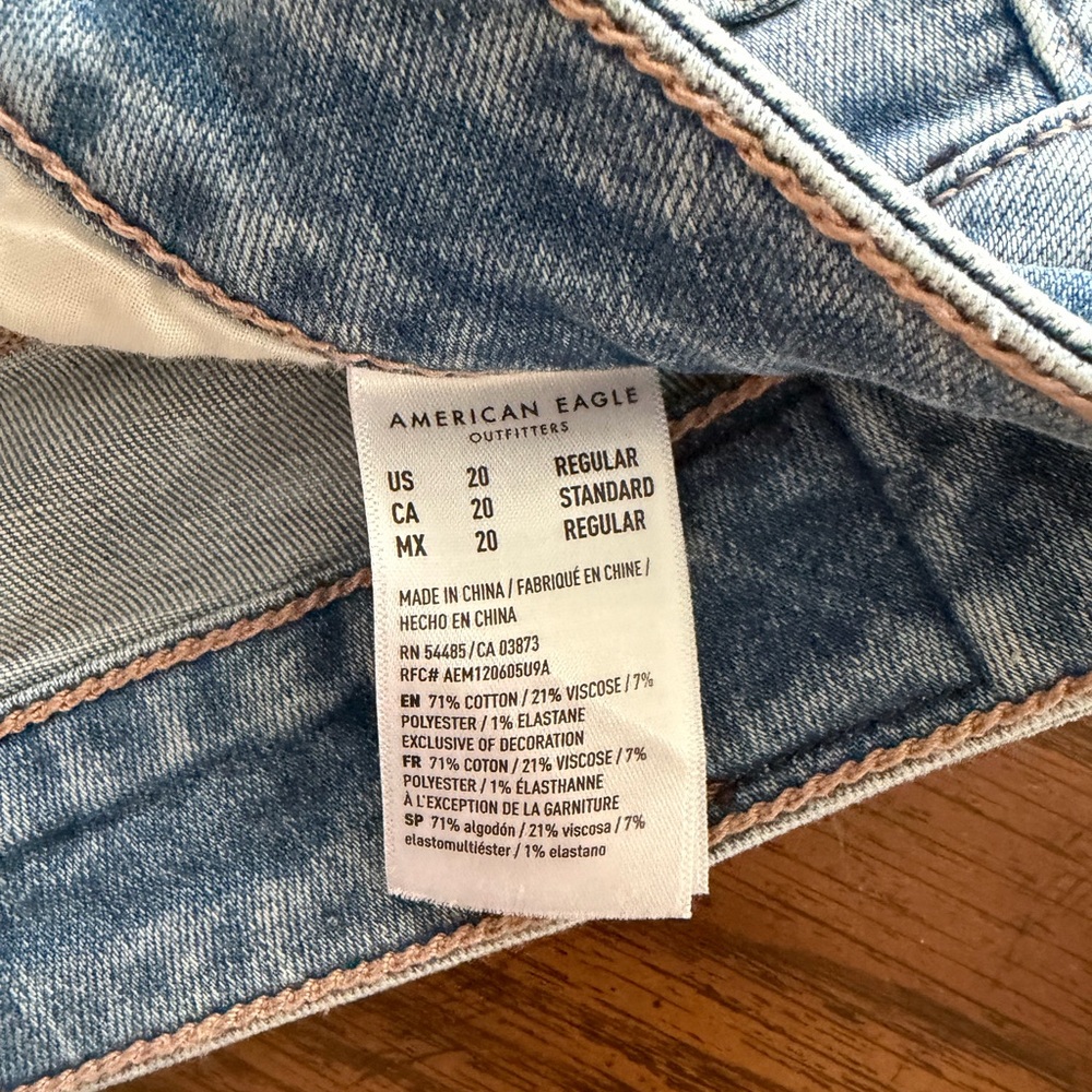 American Eagle Outfitters Light Blue Distressed Flare Jeans - Picture 4 of 8